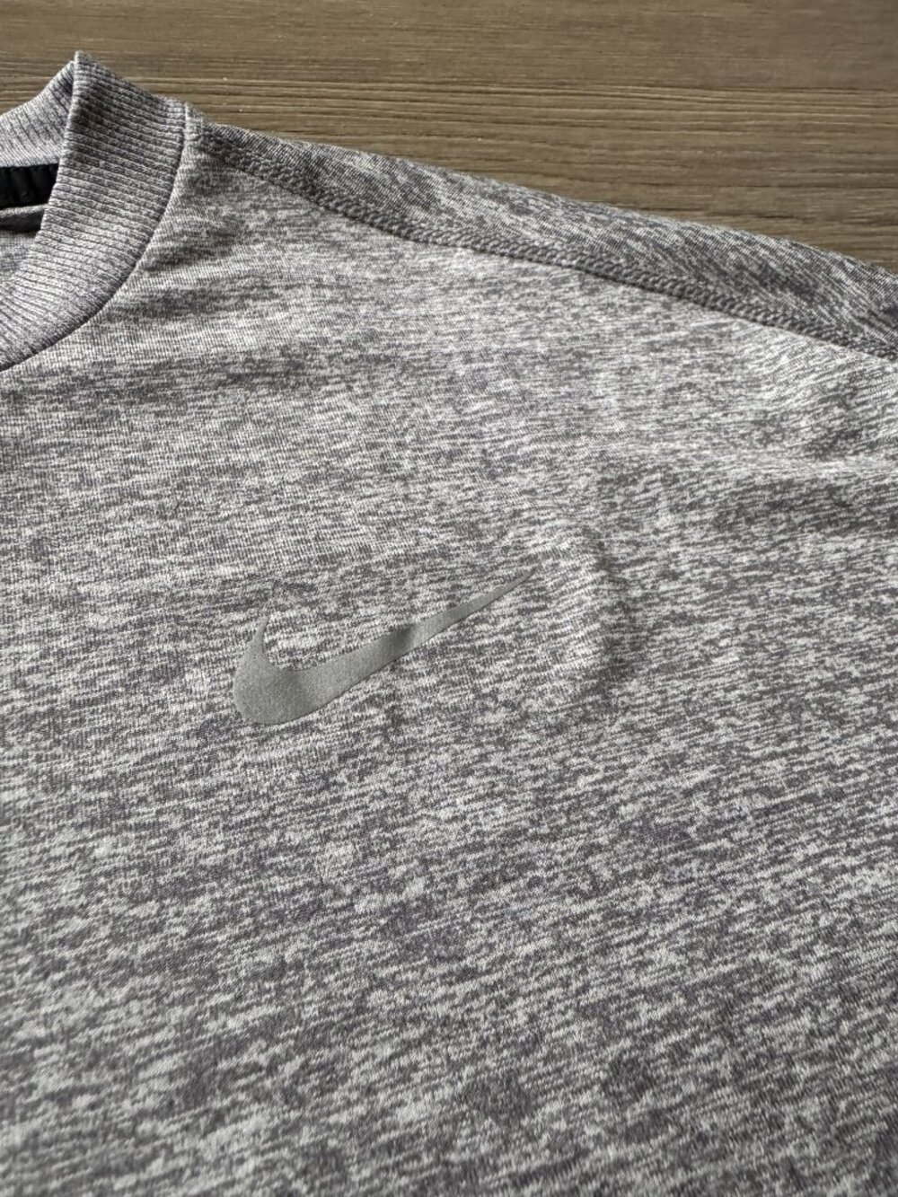 NWT Nike Dri-FIT Running Gray Long Sleeve Thumbhole Top Women's M - $55 MSRP - Picture 8 of 10
